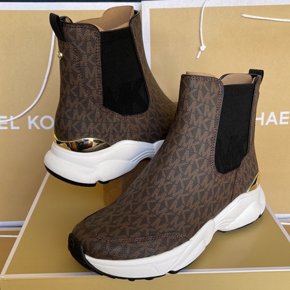 Authentic 
New Michael kors Katrina bootie MK SIG SM size 9.5 49r2kafe5b